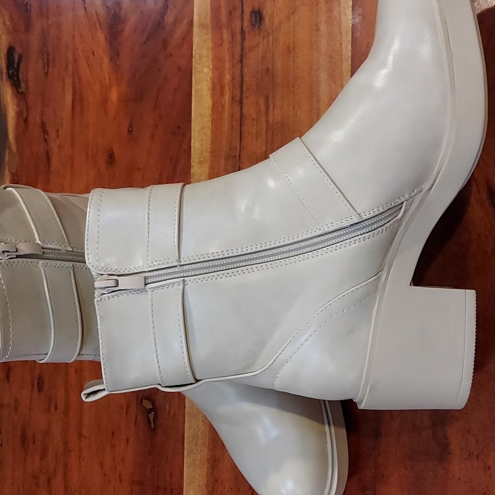 Women's Cream Ankle Boots - Picture 2 of 6
